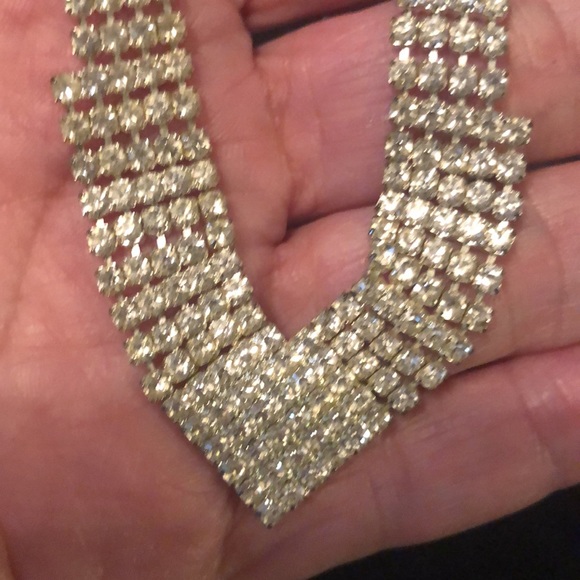 Woman choker - Picture 2 of 2